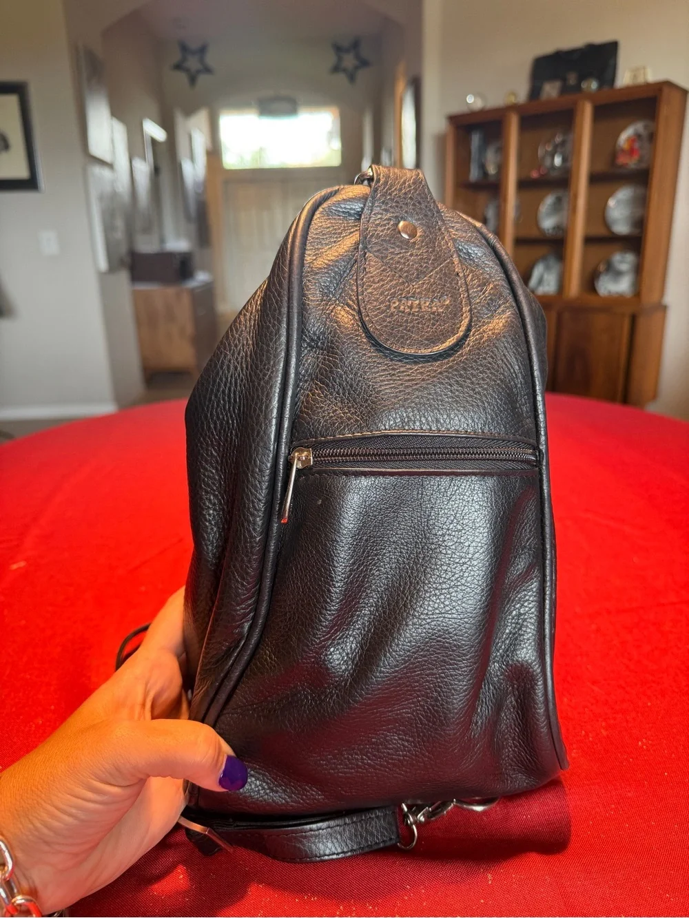 👉🏼LIKE NEW👈🏼 Gorgeous European Black Leather Transitional Backpack Purse- Patra